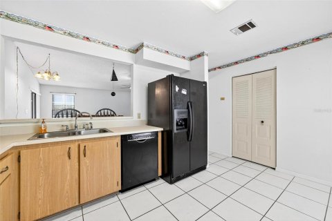 House in Kissimmee, Florida 3 bedrooms, 127.46 sq.m. № 1808302 - photo 12
