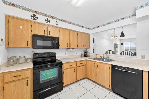 House in Kissimmee, Florida 3 bedrooms, 127.46 sq.m. № 1808302 - photo 10