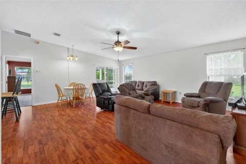 House in Kissimmee, Florida 3 bedrooms, 127.46 sq.m. № 1808302 - photo 2