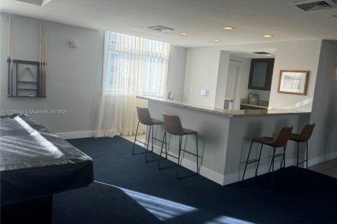 Купить кондоминиум в Холливуд, Флорида 1 спальня, 73.95м2, № 1997861 - фото 16