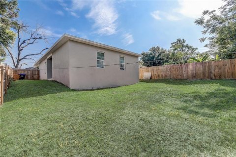 House in Orlando, Florida 3 bedrooms, 139.63 sq.m. № 2109882 - photo 26