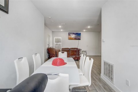 House in Orlando, Florida 3 bedrooms, 139.63 sq.m. № 2109882 - photo 11