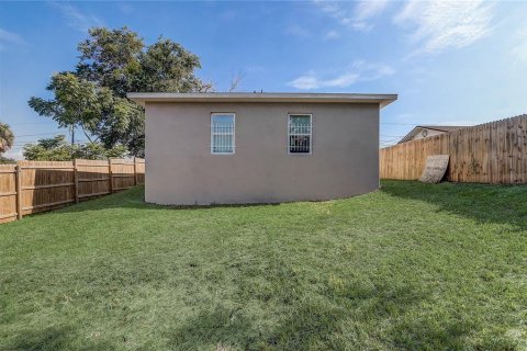 House in Orlando, Florida 3 bedrooms, 139.63 sq.m. № 2109882 - photo 25