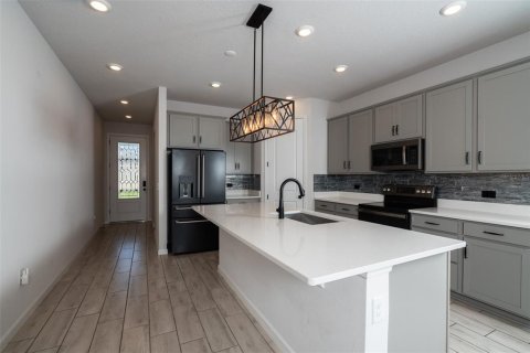 House in Leesburg, Florida 4 bedrooms, 179.12 sq.m. № 1914838 - photo 6