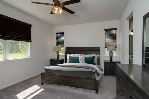House in Leesburg, Florida 4 bedrooms, 179.12 sq.m. № 1914838 - photo 8