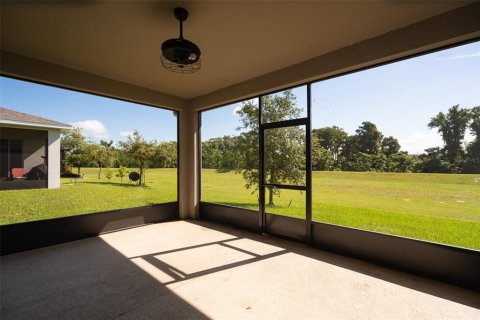 House in Leesburg, Florida 4 bedrooms, 179.12 sq.m. № 1914838 - photo 12