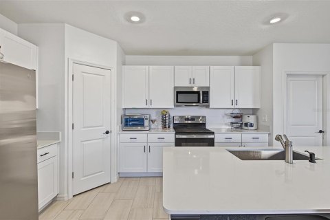 Casa en venta en San Antonio, Florida, 4 dormitorios, 173.73 m2 № 2389195 - foto 17