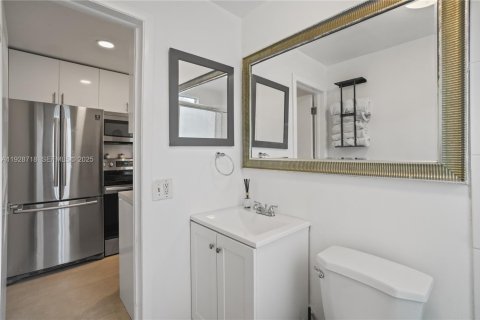 Condominio en venta en Miami Beach, Florida, 2 dormitorios, 54.35 m2 № 2034742 - foto 10
