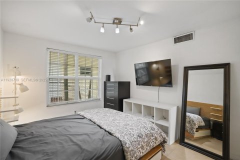 Condominio en venta en Miami Beach, Florida, 2 dormitorios, 54.35 m2 № 2034742 - foto 7
