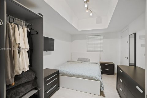 Condominio en venta en Miami Beach, Florida, 2 dormitorios, 54.35 m2 № 2034742 - foto 8