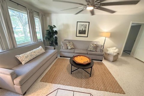 House in Gainesville, Florida 4 bedrooms, 214.05 sq.m. № 2420399 - photo 11