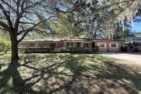 House in Gainesville, Florida 4 bedrooms, 214.05 sq.m. № 2420399