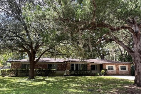 House in Gainesville, Florida 4 bedrooms, 214.05 sq.m. № 2420399 - photo 2
