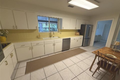 House in Gainesville, Florida 4 bedrooms, 214.05 sq.m. № 2420399 - photo 19