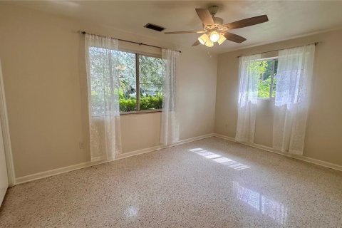 House in Gainesville, Florida 4 bedrooms, 214.05 sq.m. № 2420399 - photo 23