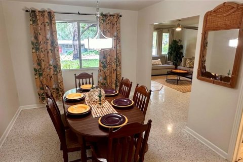 House in Gainesville, Florida 4 bedrooms, 214.05 sq.m. № 2420399 - photo 17