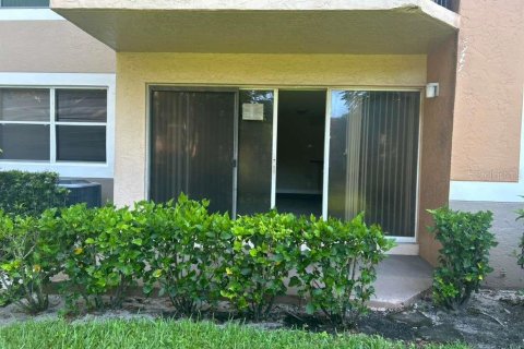 Copropriété à vendre à Coral Springs, Floride: 2 chambres, 91.42 m2 № 1882814 - photo 17