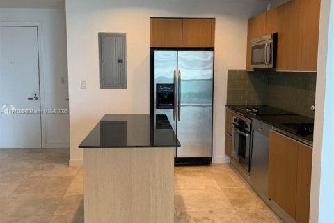 Condo in Miami, Florida, 1 bedroom № 1920109 - photo 7