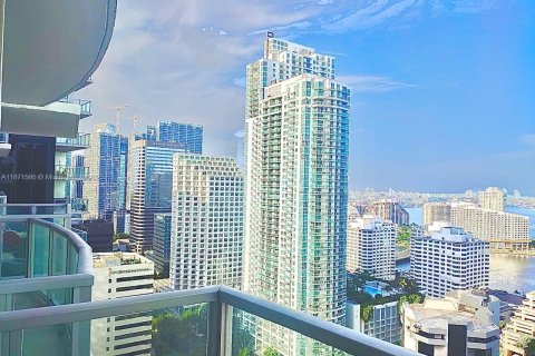 Condo in Miami, Florida, 1 bedroom № 1920109 - photo 3