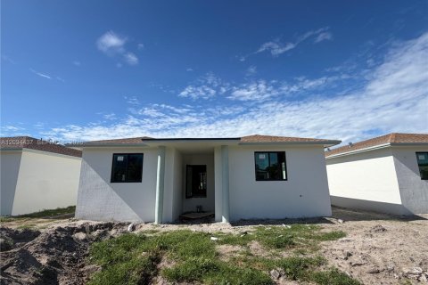 Casa en venta en Pompano Beach, Florida, 4 dormitorios № 2253787 - foto 5