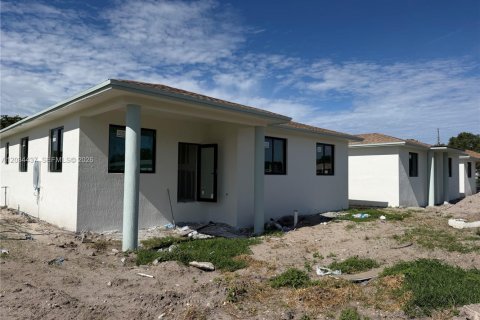 Casa en venta en Pompano Beach, Florida, 4 dormitorios № 2253787 - foto 6