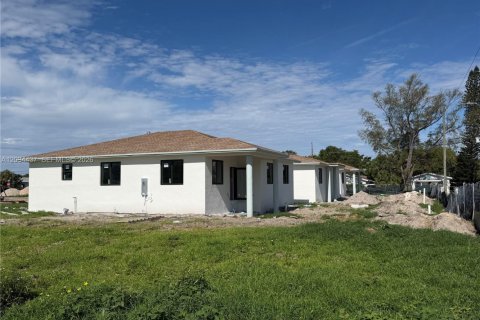 Casa en venta en Pompano Beach, Florida, 4 dormitorios № 2253787 - foto 7