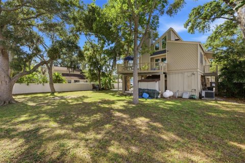 House in Seminole, Florida 4 bedrooms, 154.87 sq.m. № 2151549 - photo 23