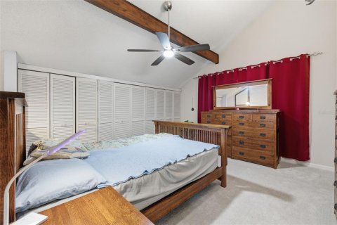 House in Seminole, Florida 4 bedrooms, 154.87 sq.m. № 2151549 - photo 17