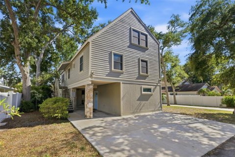 House in Seminole, Florida 4 bedrooms, 154.87 sq.m. № 2151549