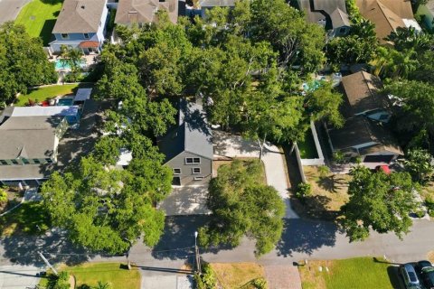 House in Seminole, Florida 4 bedrooms, 154.87 sq.m. № 2151549 - photo 25
