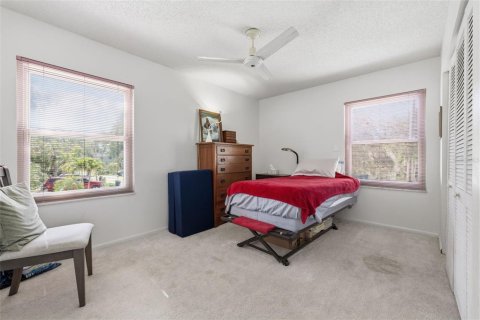 House in Seminole, Florida 4 bedrooms, 154.87 sq.m. № 2151549 - photo 16