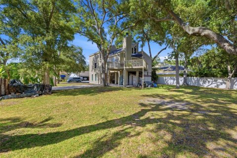 House in Seminole, Florida 4 bedrooms, 154.87 sq.m. № 2151549 - photo 21