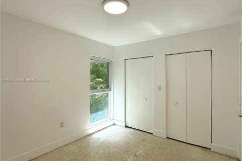 Townhouse in Miami, Florida 2 bedrooms, 92.9 sq.m. № 1834080 - photo 12