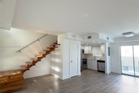 Townhouse in Miami, Florida 2 bedrooms, 92.9 sq.m. № 1834080 - photo 3