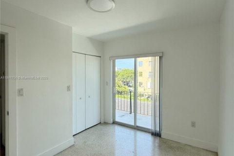 Townhouse in Miami, Florida 2 bedrooms, 92.9 sq.m. № 1834080 - photo 11