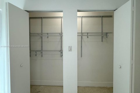 Townhouse in Miami, Florida 2 bedrooms, 92.9 sq.m. № 1834080 - photo 8