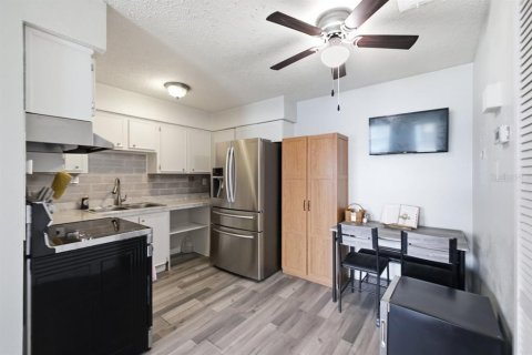 Condo in Apollo Beach, Florida, 1 bedroom № 2237914 - photo 10