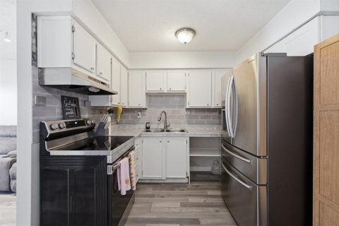 Condo in Apollo Beach, Florida, 1 bedroom № 2237914 - photo 12