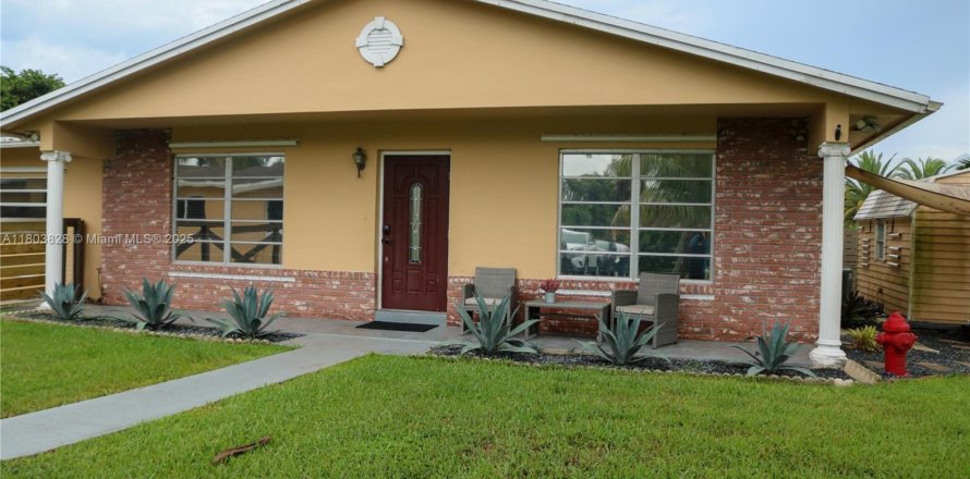 Villa ou maison à Davie, Floride 2 chambres, 92.9 m2 № 1888290