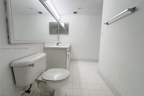 Condo in Pembroke Pines, Florida, 3 bedrooms  № 2087155 - photo 12