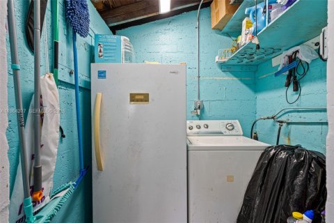 Casa en venta en Miami Gardens, Florida, 3 dormitorios, 86.96 m2 № 2027576 - foto 30