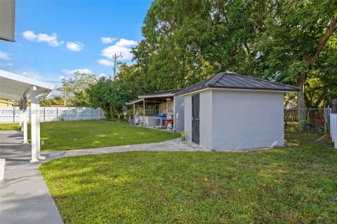 Casa en venta en Miami Gardens, Florida, 3 dormitorios, 86.96 m2 № 2027576 - foto 6