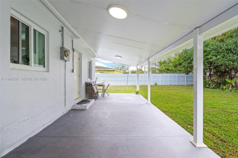 Casa en venta en Miami Gardens, Florida, 3 dormitorios, 86.96 m2 № 2027576 - foto 5