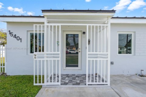 Casa en venta en Miami Gardens, Florida, 3 dormitorios, 86.96 m2 № 2027576 - foto 13