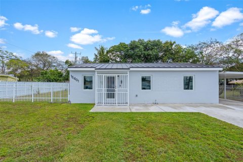 Casa en venta en Miami Gardens, Florida, 3 dormitorios, 86.96 m2 № 2027576 - foto 10