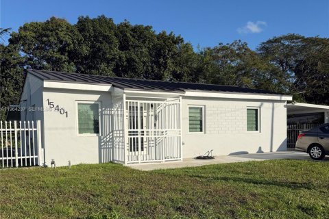 Casa en Miami Gardens, Florida 3 dormitorios, 86.96 m2 № 2027576