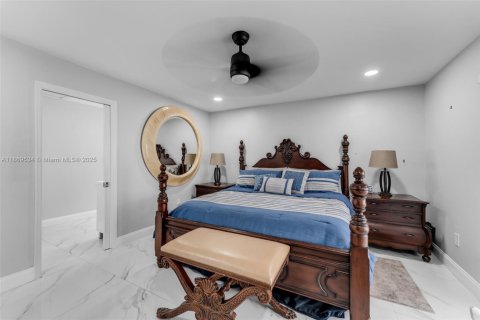 Villa ou maison à vendre à Miami, Floride: 4 chambres, 141.21 m2 № 1896779 - photo 10