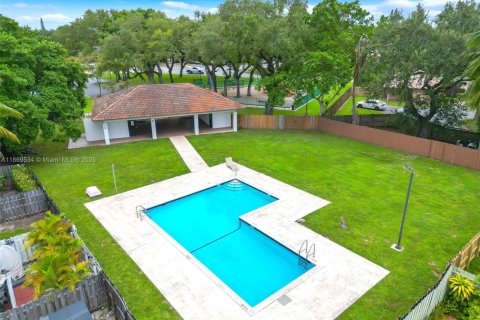 Villa ou maison à vendre à Miami, Floride: 4 chambres, 141.21 m2 № 1896779 - photo 22