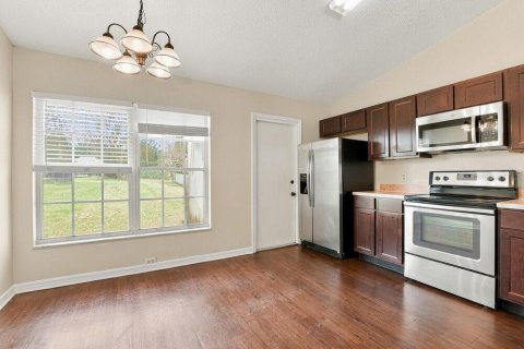 Villa ou maison à louer à Deltona, Floride: 3 chambres, 151.15 m2 № 2386095 - photo 8