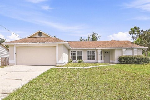 Villa ou maison à Deltona, Floride 3 chambres, 151.15 m2 № 2386095